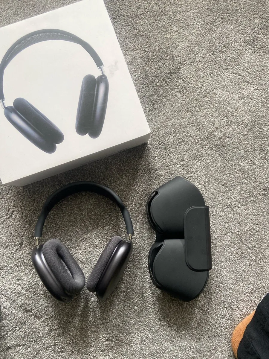 Black Airpods Max - Image 4