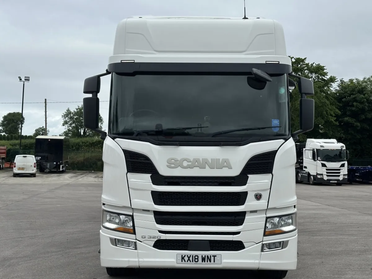 2018 (18) SCANIA G320 26 TON 6X2 CURTAINSIDER - Image 2
