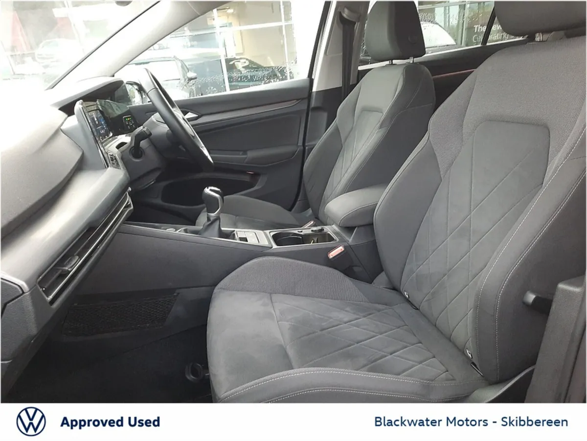 Volkswagen Golf *SALE PRICE* 1.5TSI 130BHP STYLE W - Image 4