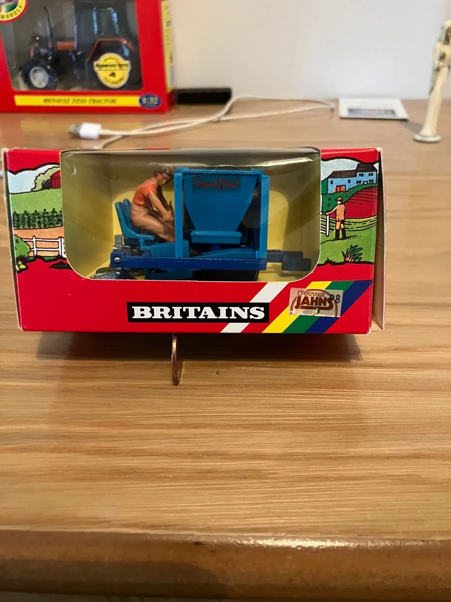 Britains Farm Models 1:32 1/32 toys tractor - Image 2