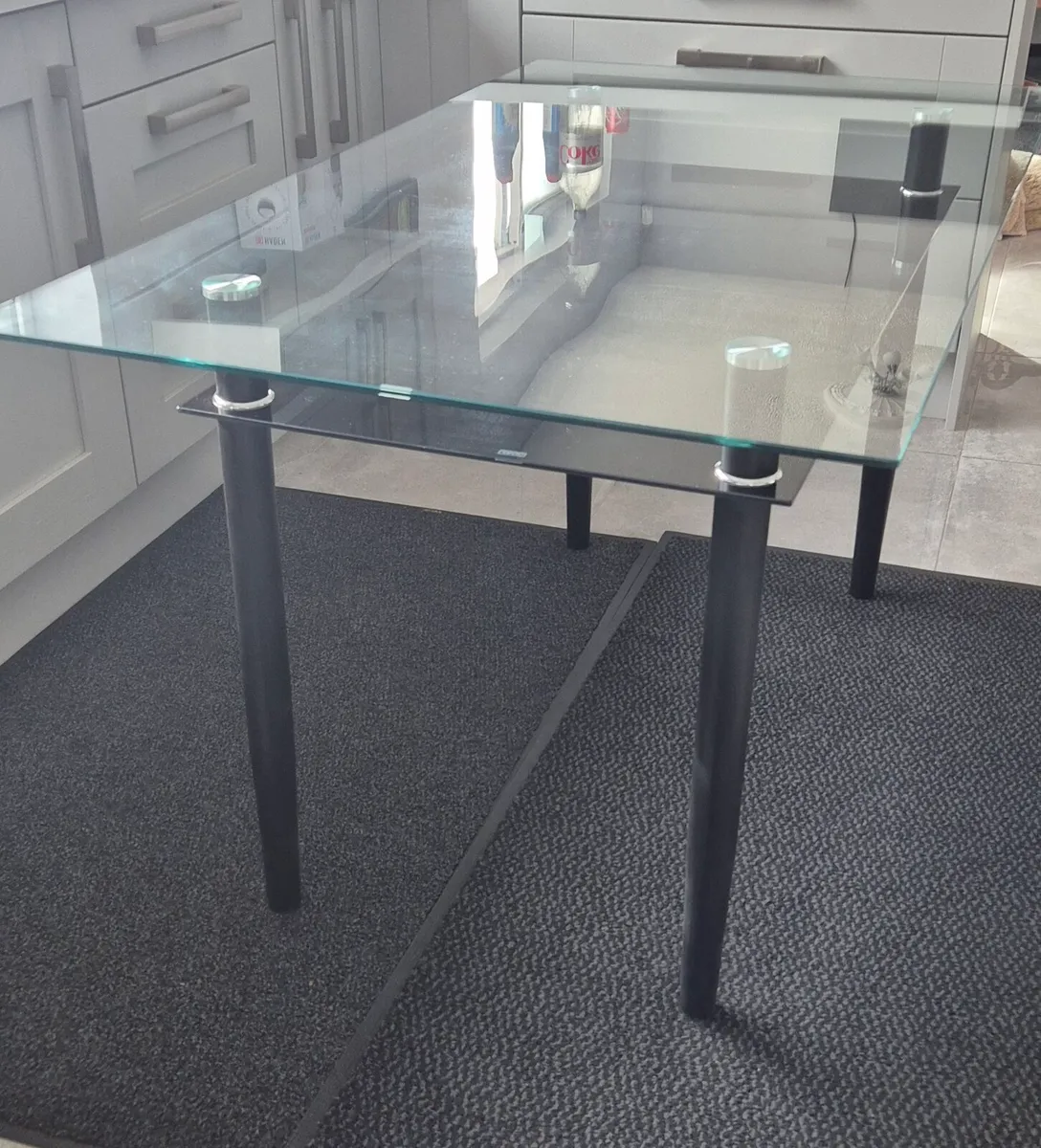 Glass  table  brand  new - Image 3