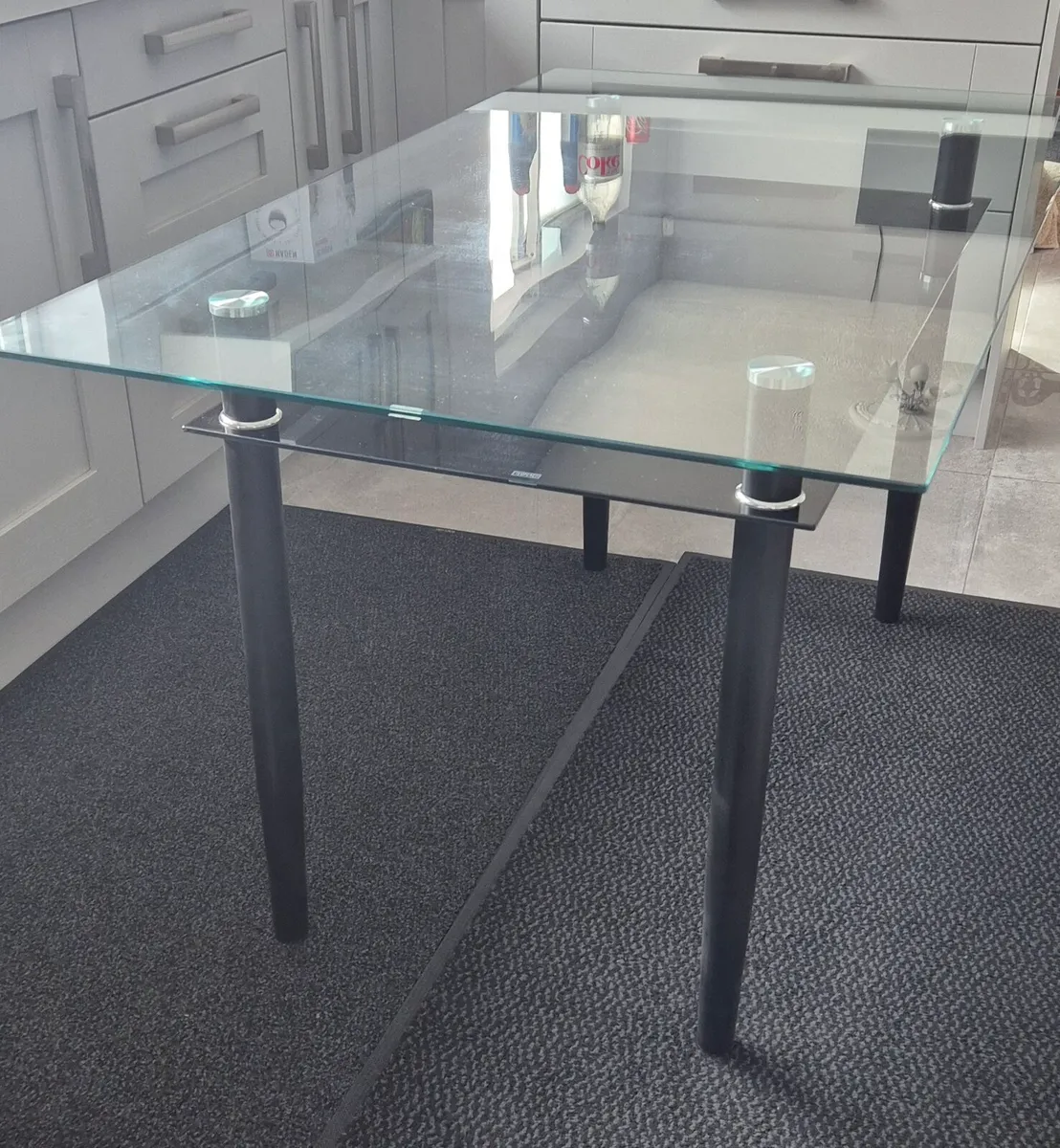 Glass  table  brand  new - Image 4