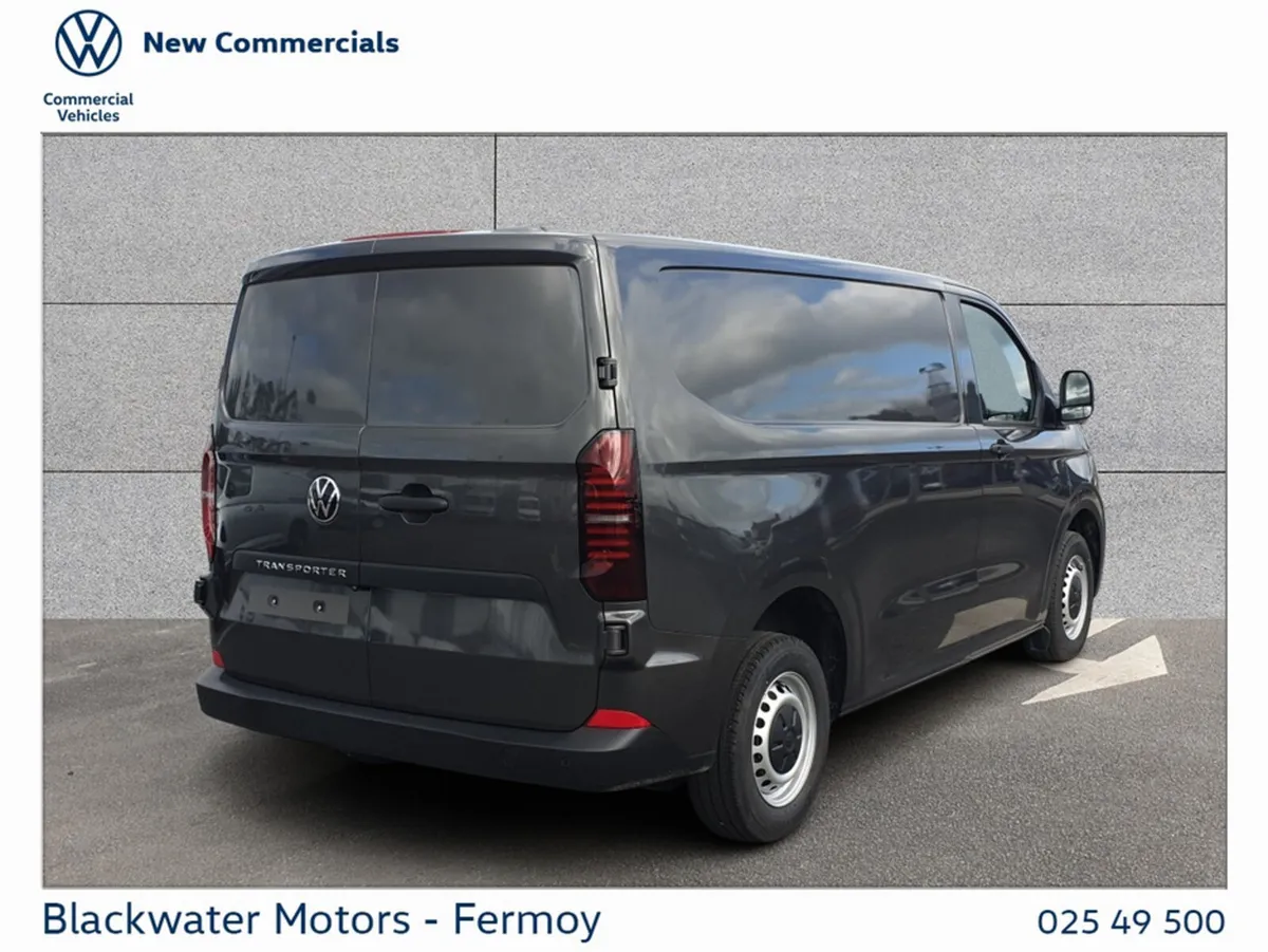 Volkswagen Transporter VAN SHORT WHEEL BASE TRENDL - Image 3