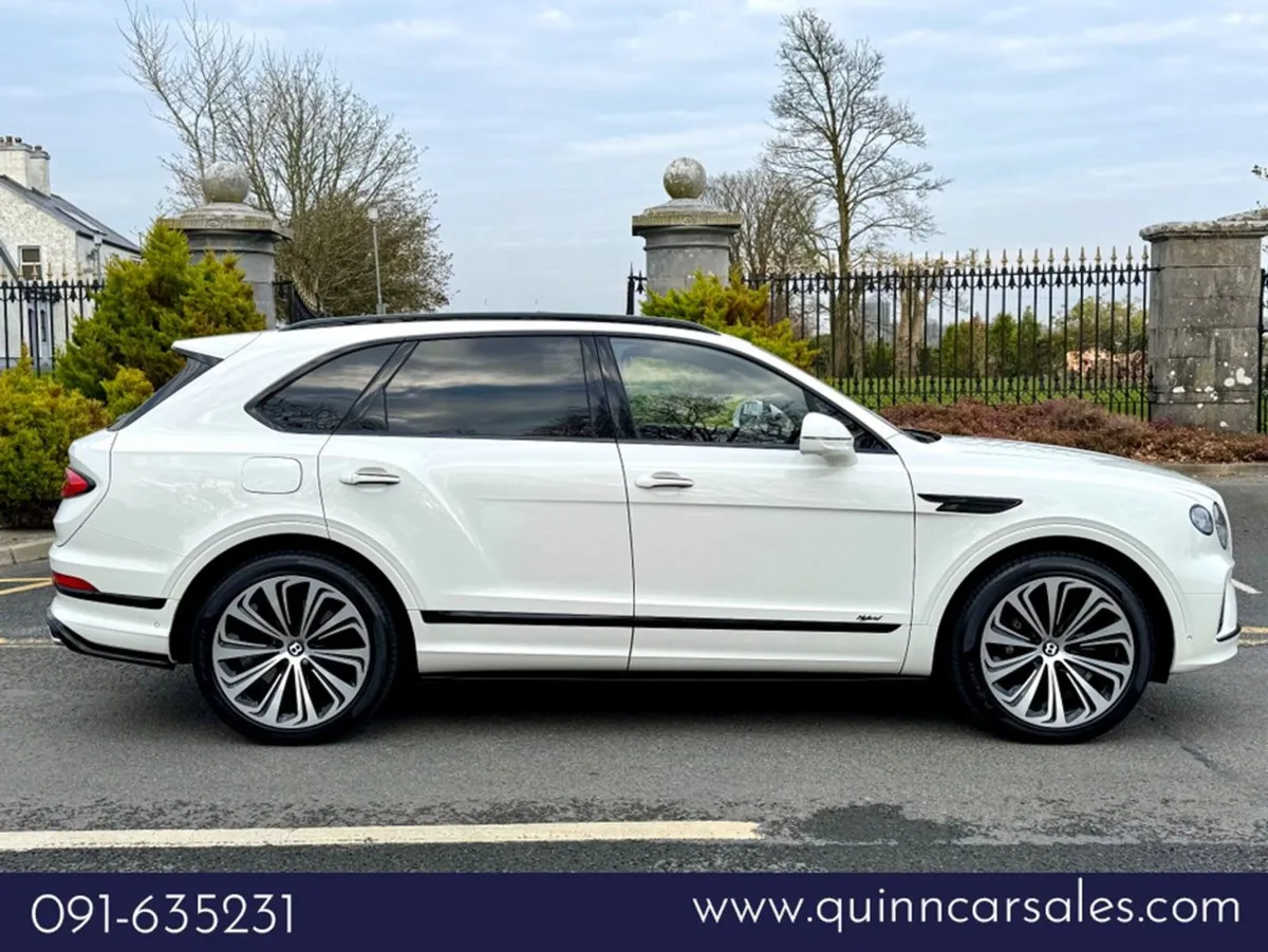Bentley Bentayga 3.0 Tfsie Blackline Hybrid 462 B - Image 2