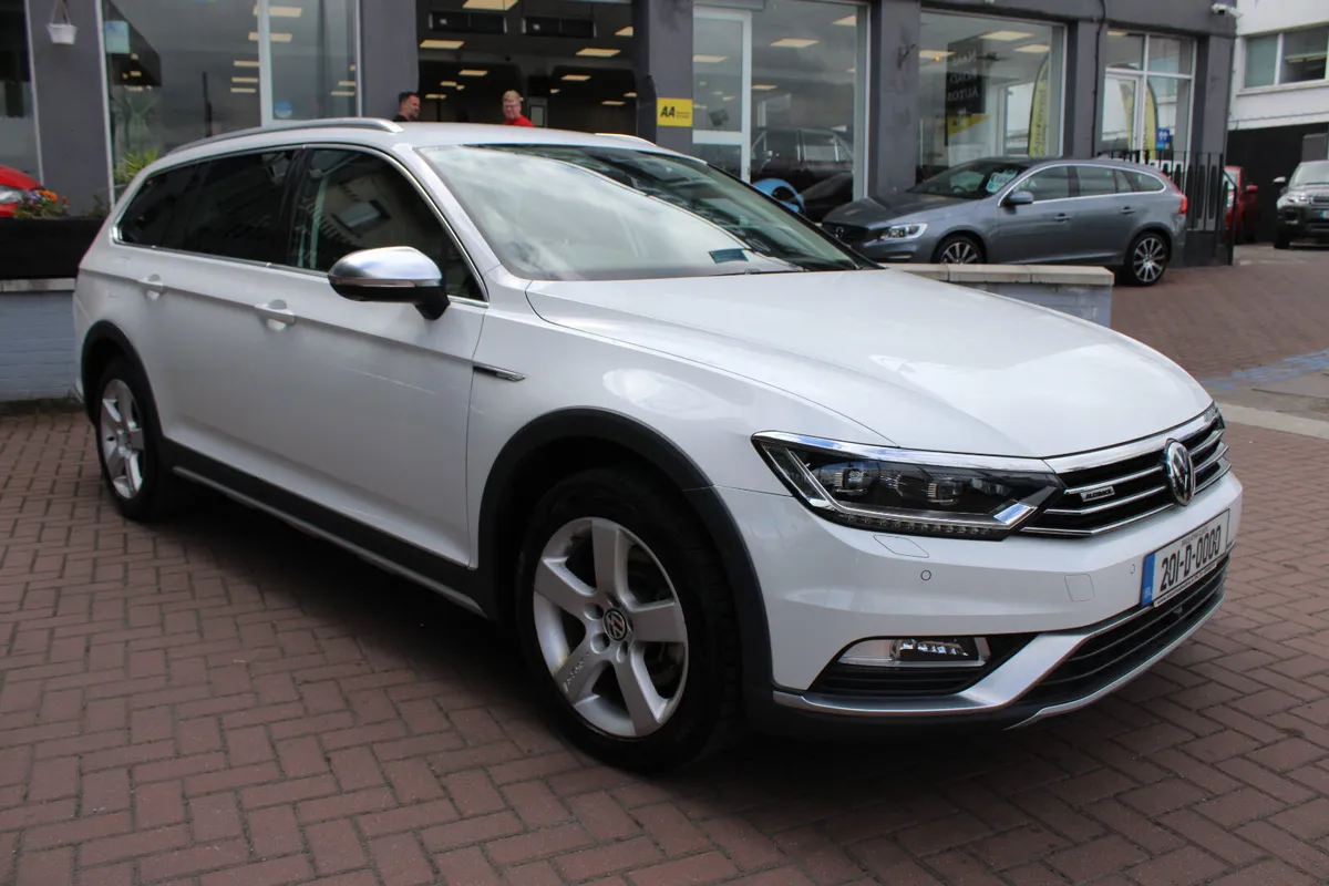 VW  PASSAT 2.0 TDI ALLTRACK 4MOTION(4WD) ELEGANCE - Image 2