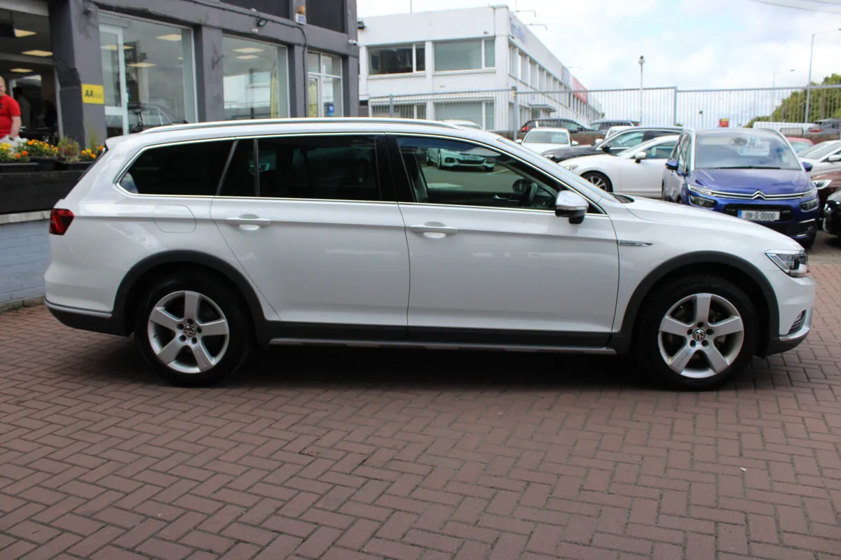 VW  PASSAT 2.0 TDI ALLTRACK 4MOTION(4WD) ELEGANCE - Image 3