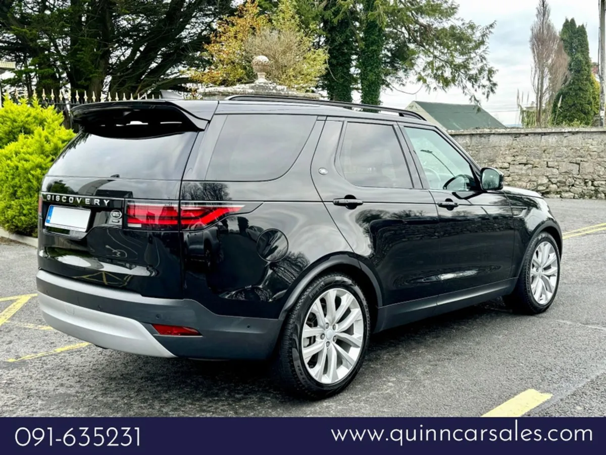 Land Rover Discovery 3.0 SD6 D300 SE Auto Commerc - Image 3