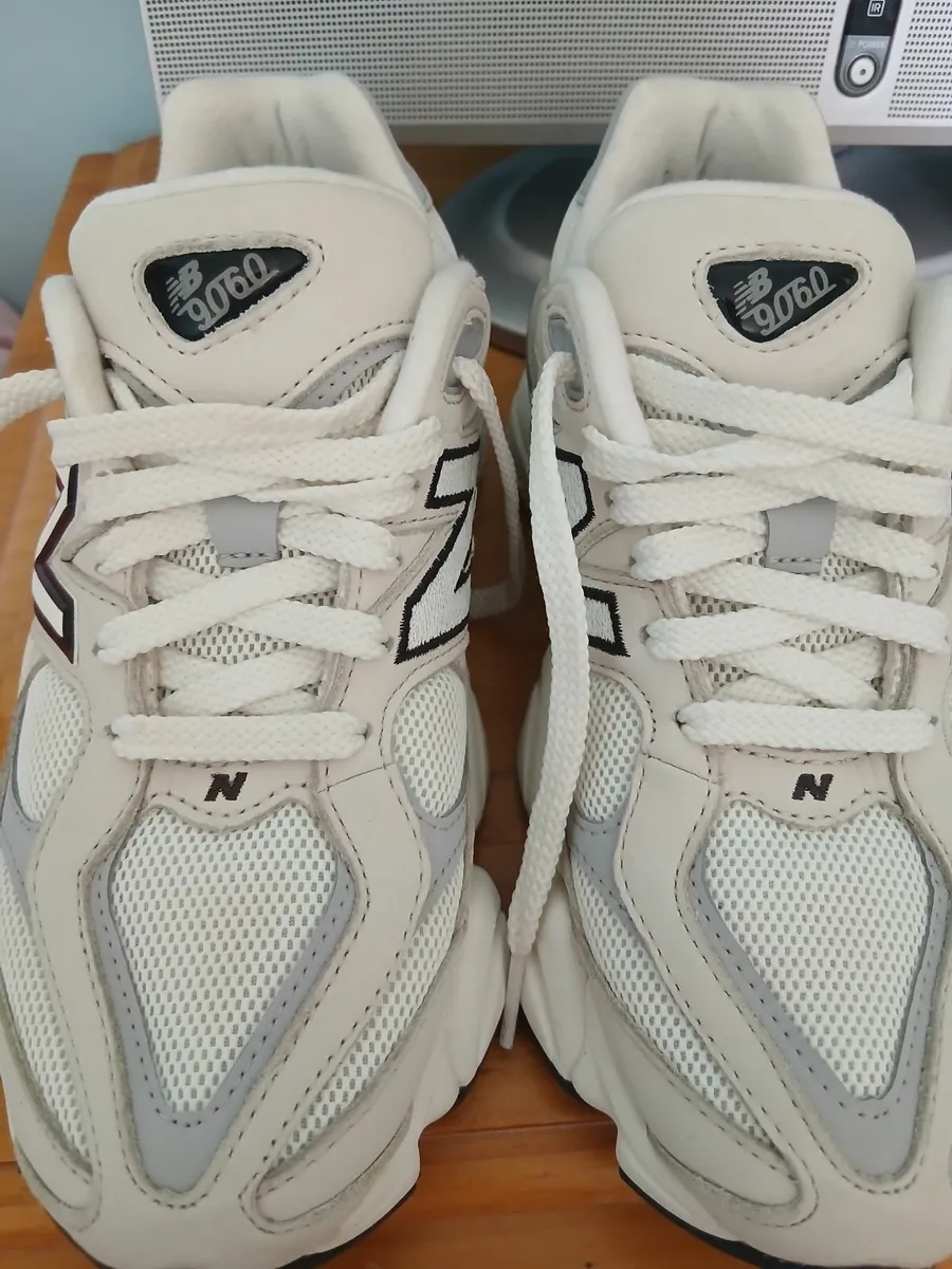Women's New Balance 9060's size 5 1/2 - Image 2