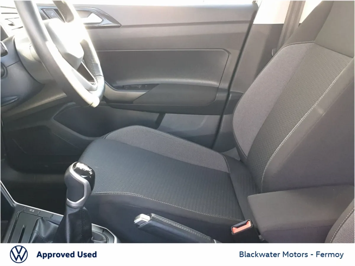 Volkswagen Polo 1.0TSI 95BHP 5DR LIFE WITH REAR VI - Image 4
