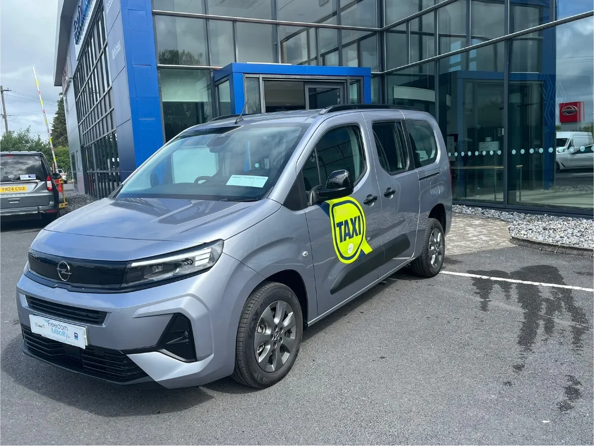 Opel Combo 2025 Auto WAV Taxi Spec Available - Image 2