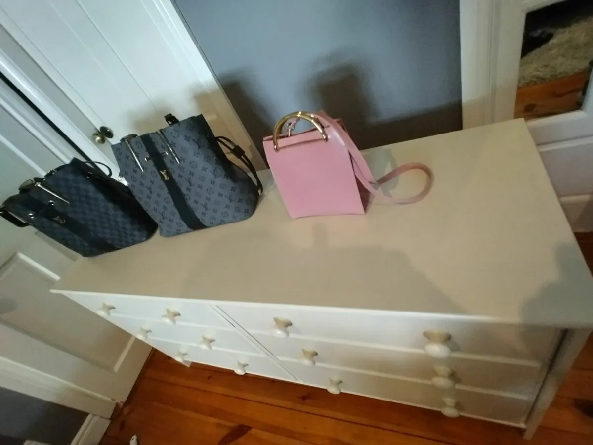 Chest of drawers - Image 2