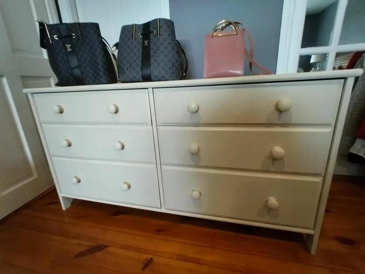 Chest of drawers - Image 1