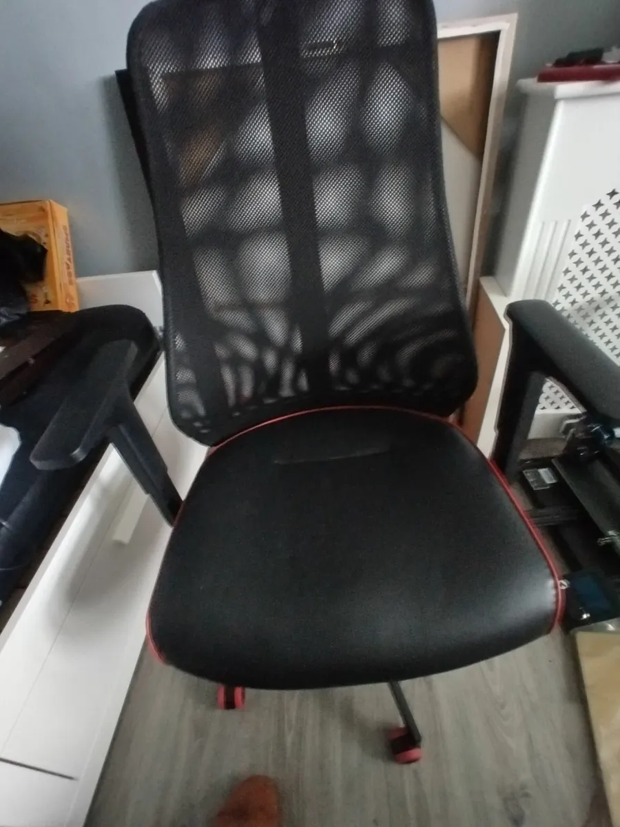 Office chair - Image 1