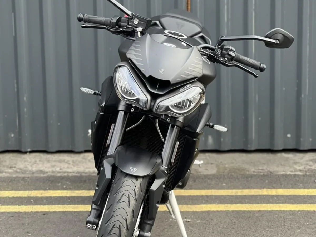 2022 Triumph Street Triple 765R – Matt Black - Image 2