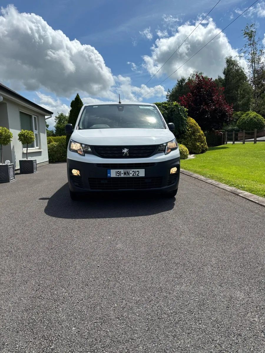 2019 Peugeot Partner Professional Plus - Image 2