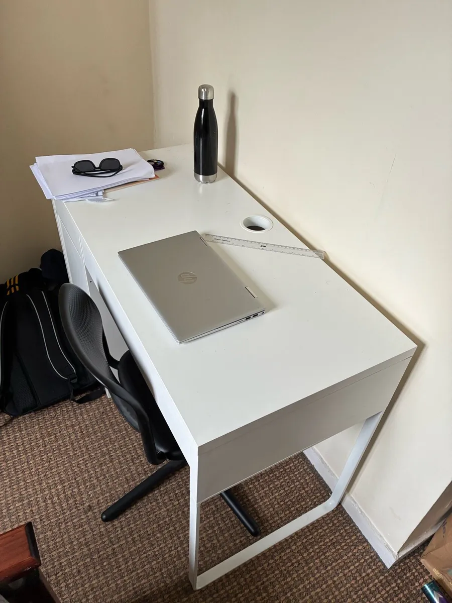 Desk and Desk Chair FREE OF CHARGE - Image 1