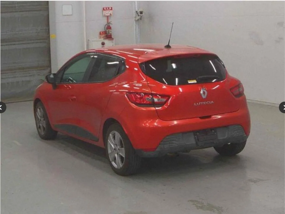 Renault Clio 1.2 Lutecia/ Clio. 2014 Arriving Sho - Image 3