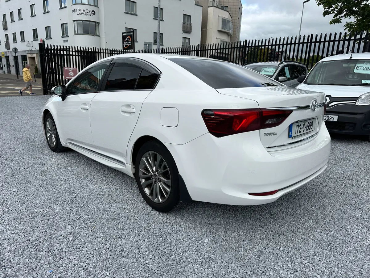2017 (172) Toyota Avensis 1.6 D-4D Luna Navi - Image 3