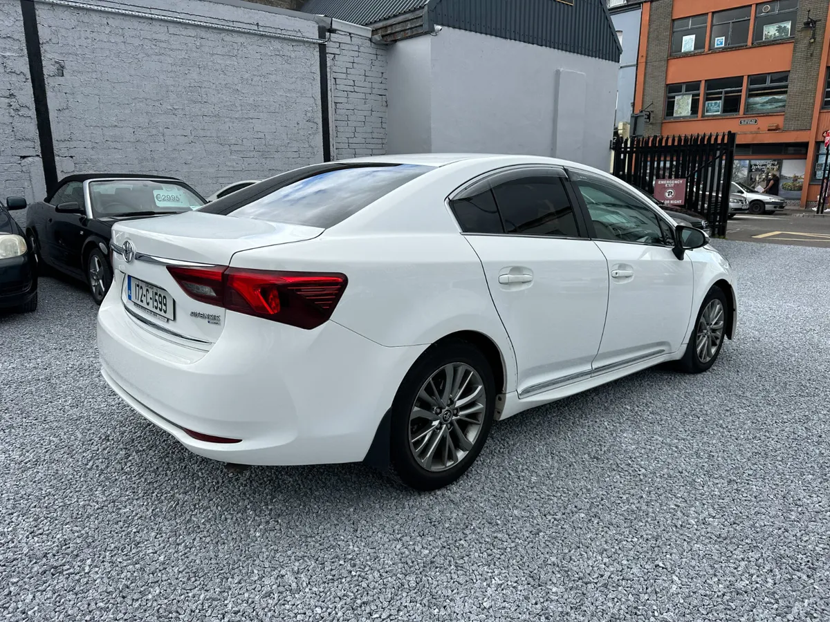 2017 (172) Toyota Avensis 1.6 D-4D Luna Navi - Image 4