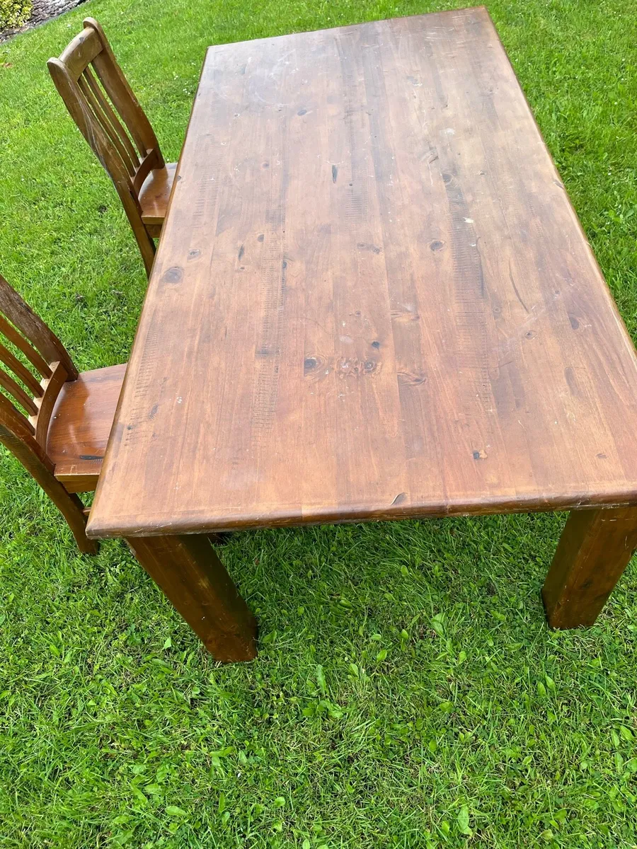 Table chairs - Image 3