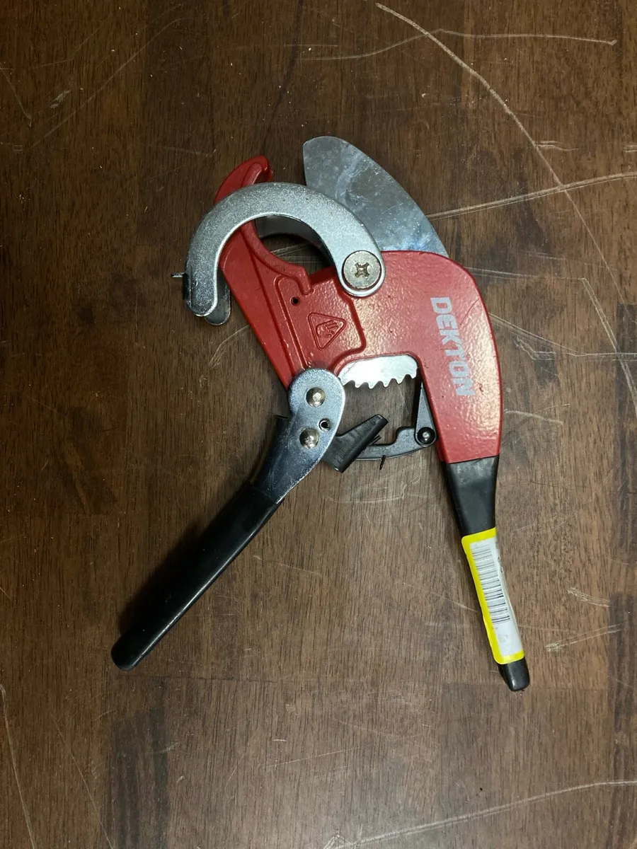 Dekton Pipe Cutter - Image 1