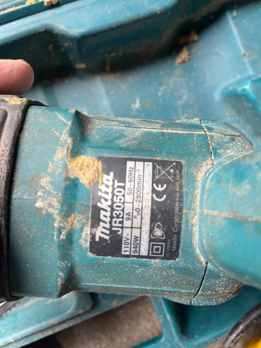 Makita reciprocating saw 110V - Image 1