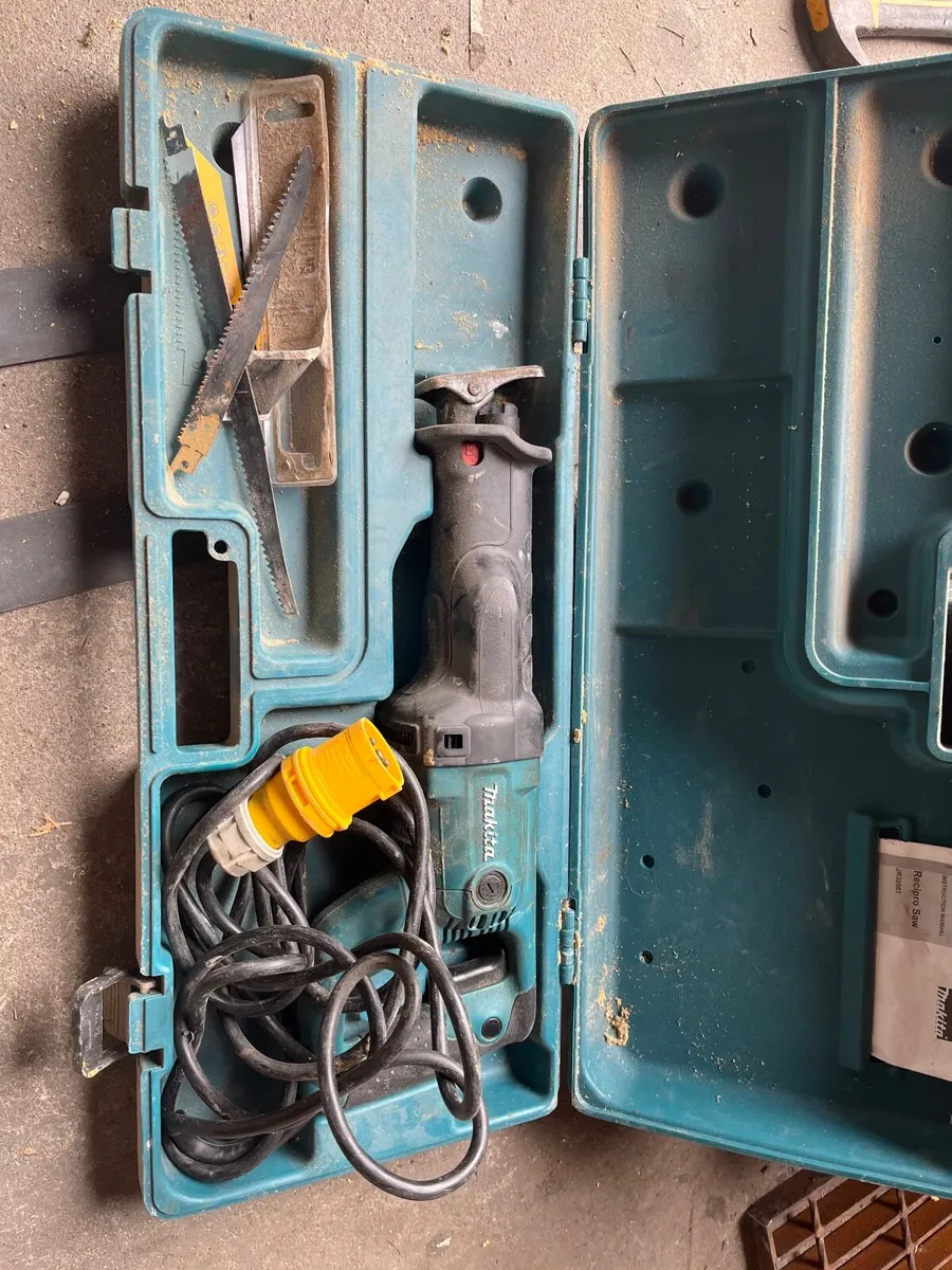 Makita reciprocating saw 110V - Image 2