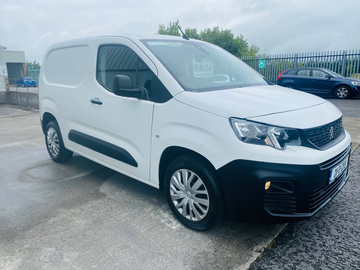 211 Peugeot Partner 1.5 100Bhp PRO €11,950 + VAT - Image 3