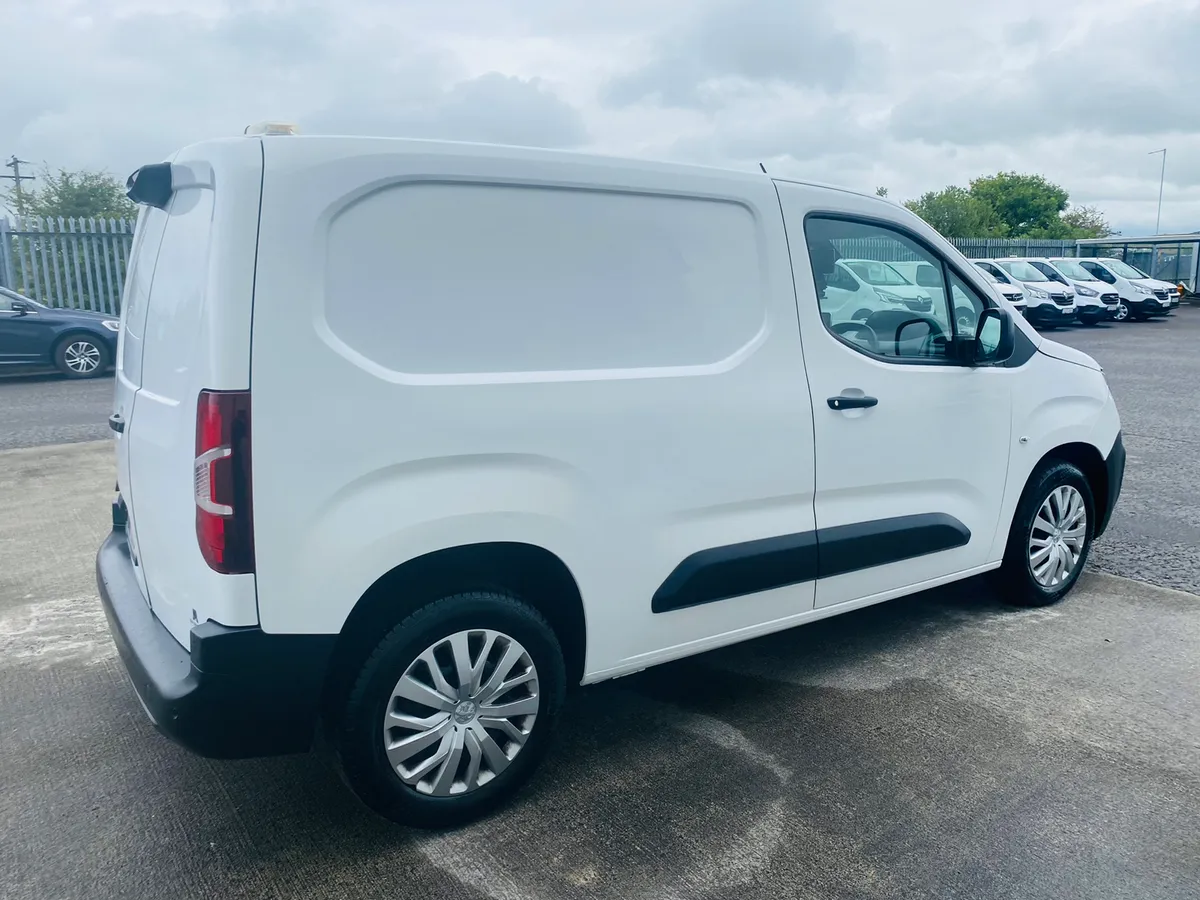 211 Peugeot Partner 1.5 100Bhp PRO €11,950 + VAT - Image 4