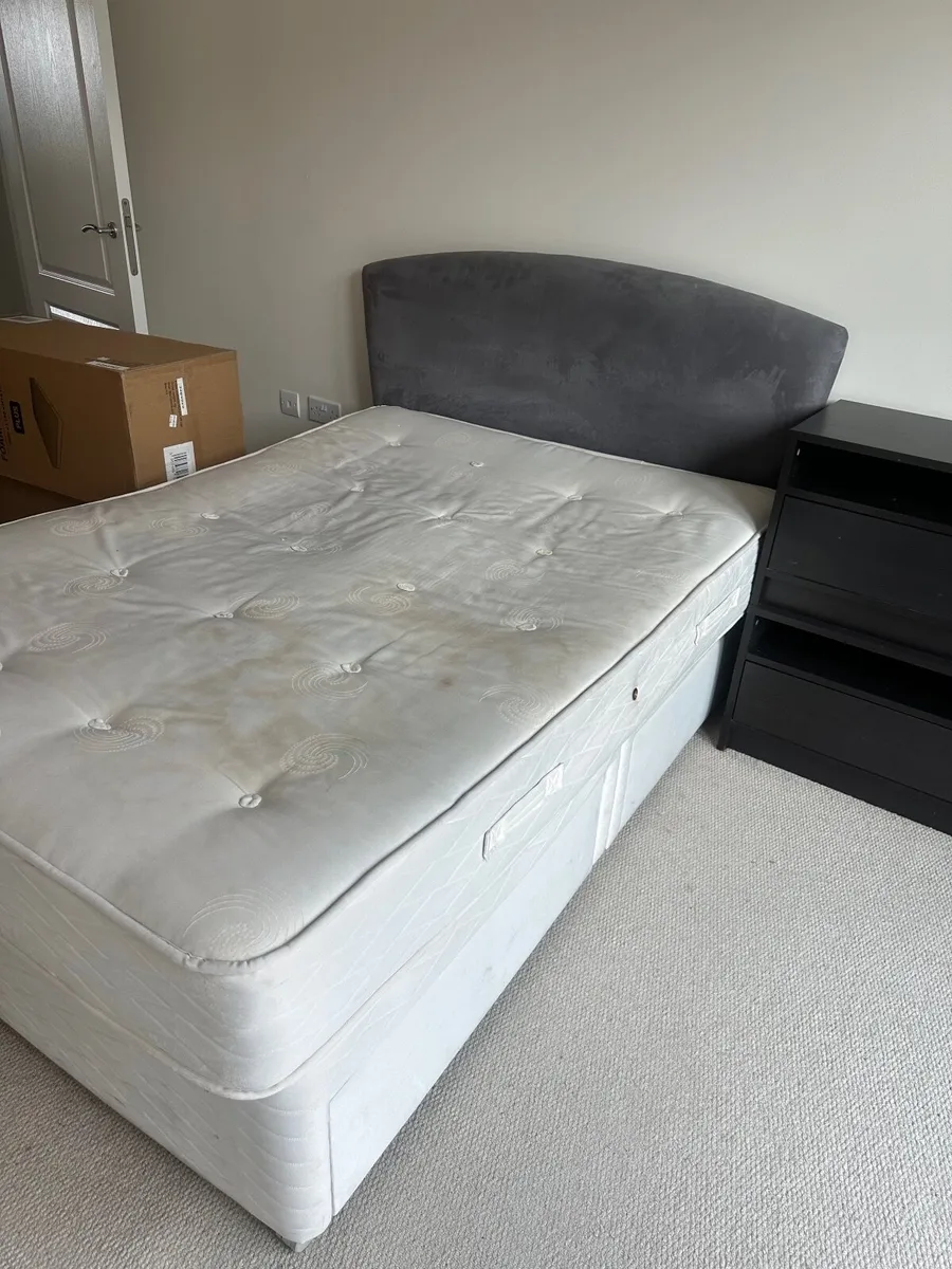 Bed - Image 1
