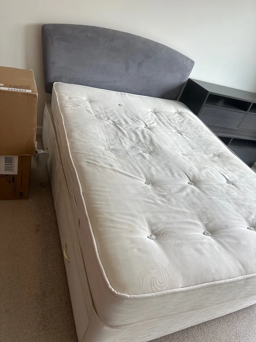 Bed - Image 2