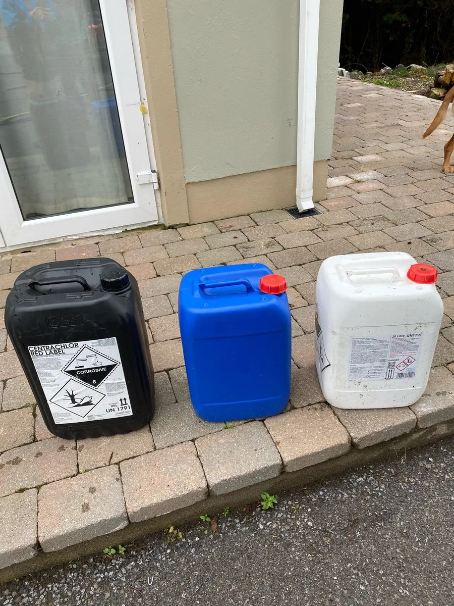 Empty 20L containers - Image 1