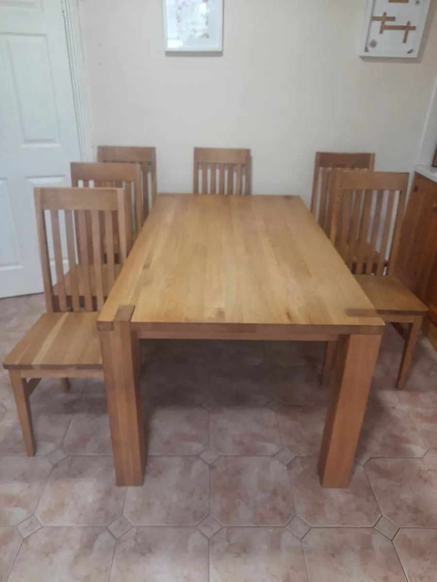 Dining table - Image 1