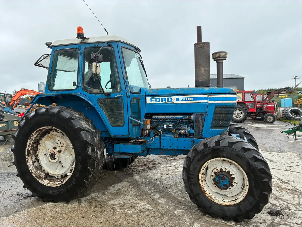 Ford 9700 - Image 3