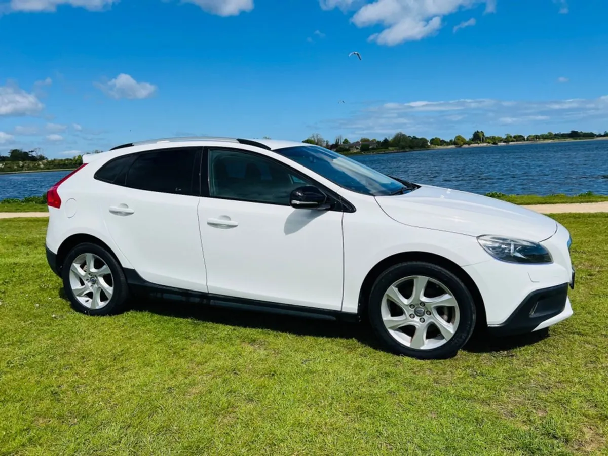 Volvo Cross Country 1.6 Litre T4 Cross Country V4 - Image 3