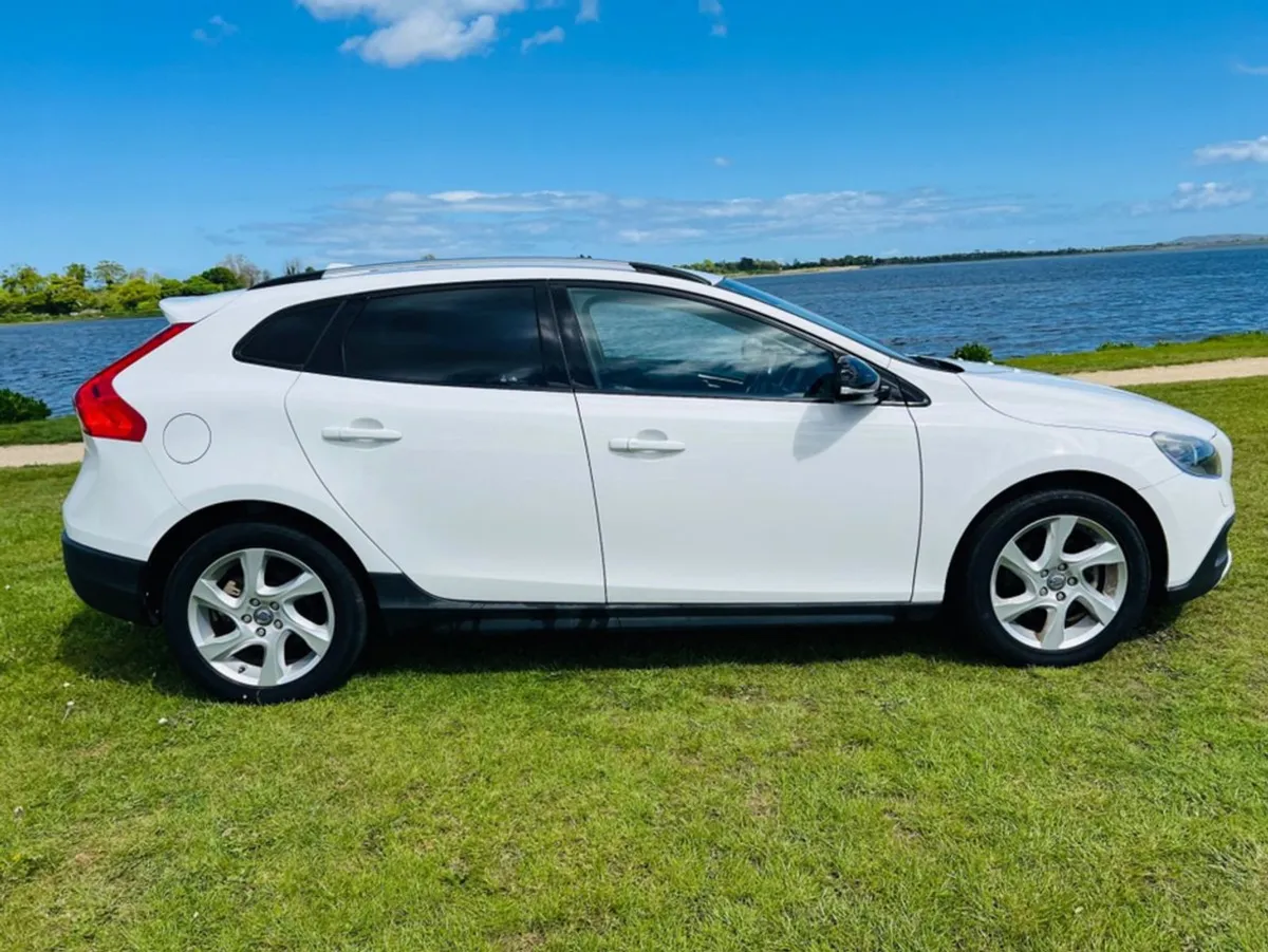 Volvo Cross Country 1.6 Litre T4 Cross Country V4 - Image 4