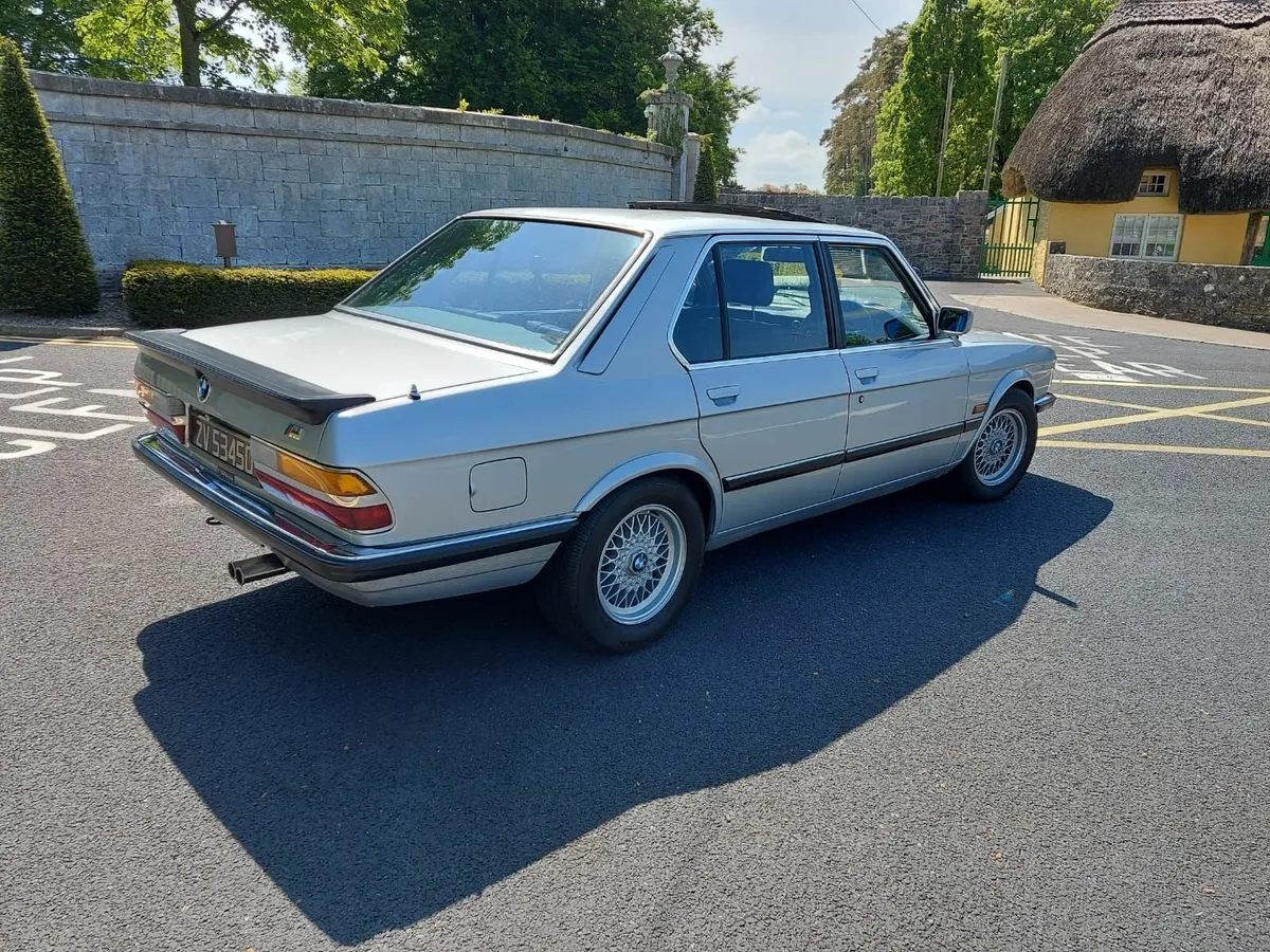 BMW 5-Series 1985 - Image 2
