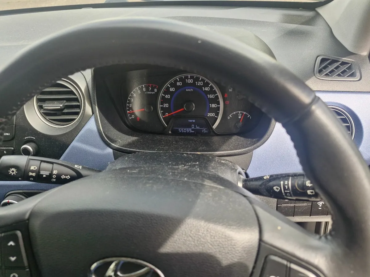 Hyundai i10 2017 - Image 2