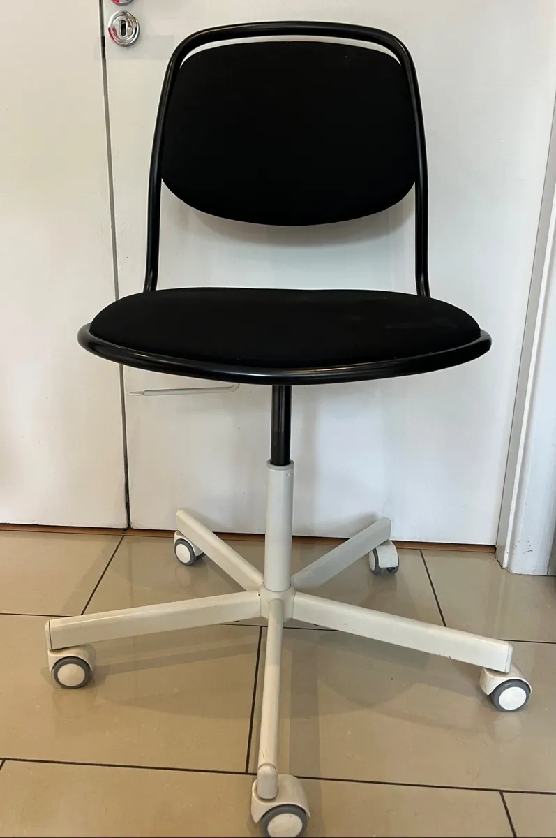 2 Swivel chairs - Image 1
