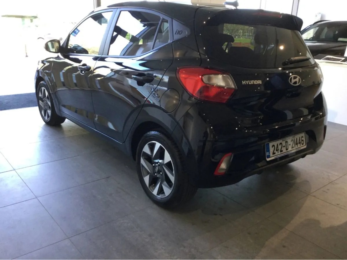 Hyundai i10 Deluxe Plus Automatic - Image 3
