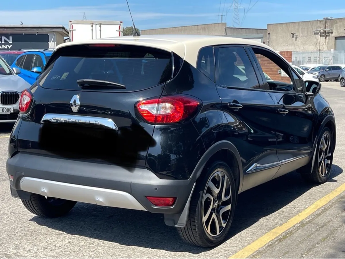 Renault Captur Signature 1.5 DCI ***LOW MILES*** - Image 2