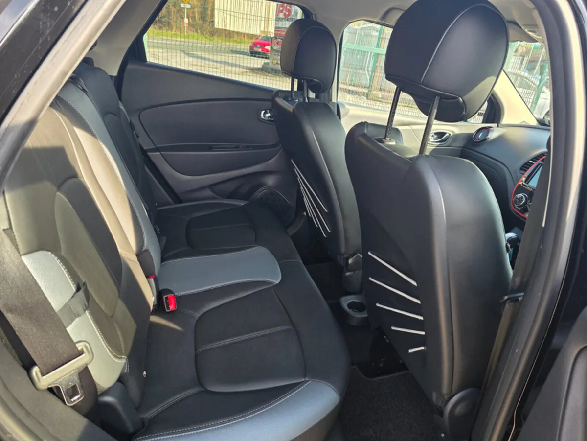 Renault Captur Signature 1.5 DCI ***LOW MILES*** - Image 3