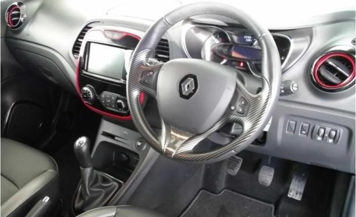 Renault Captur Signature 1.5 DCI ***LOW MILES*** - Image 4