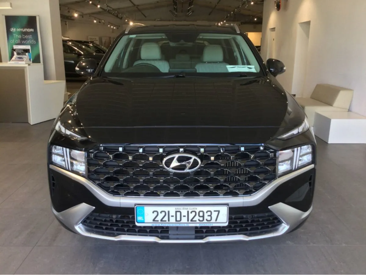 Hyundai Santa Fe Plug IN Hybrid - Image 4