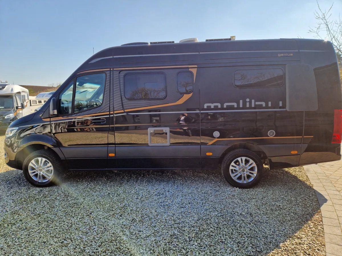2025 MALIBU GENIUS 641 LE - Image 4