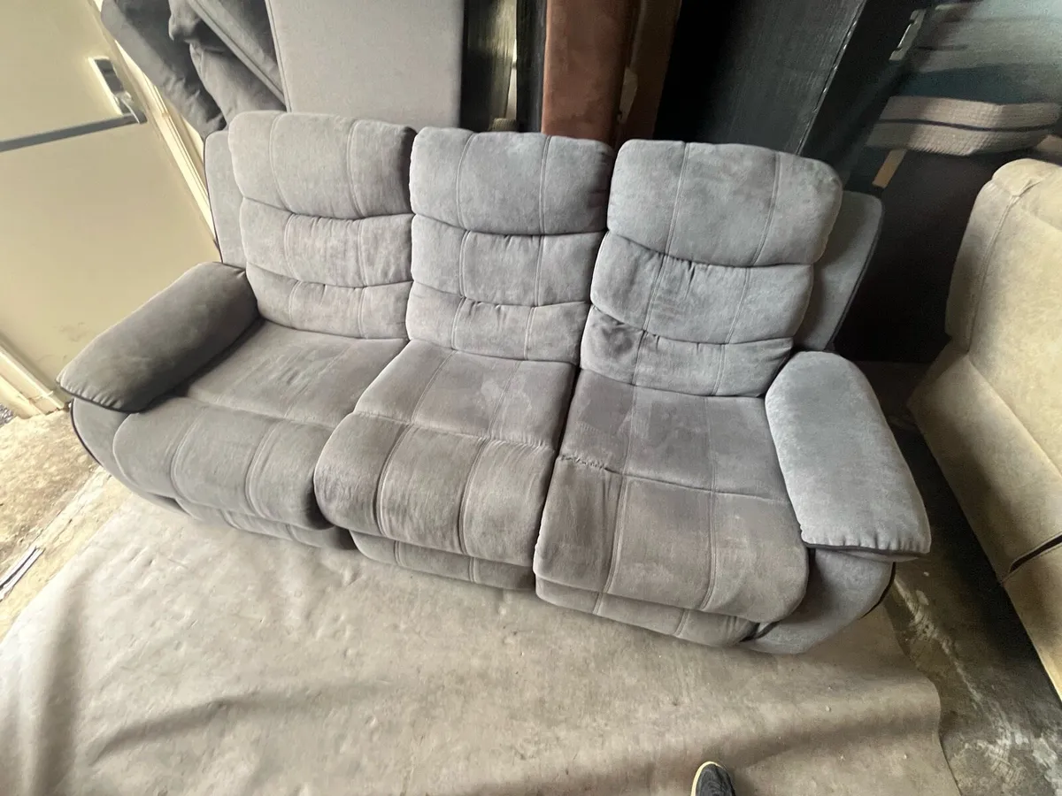 Grey 3 seater manual recliner sofa couch - Image 4