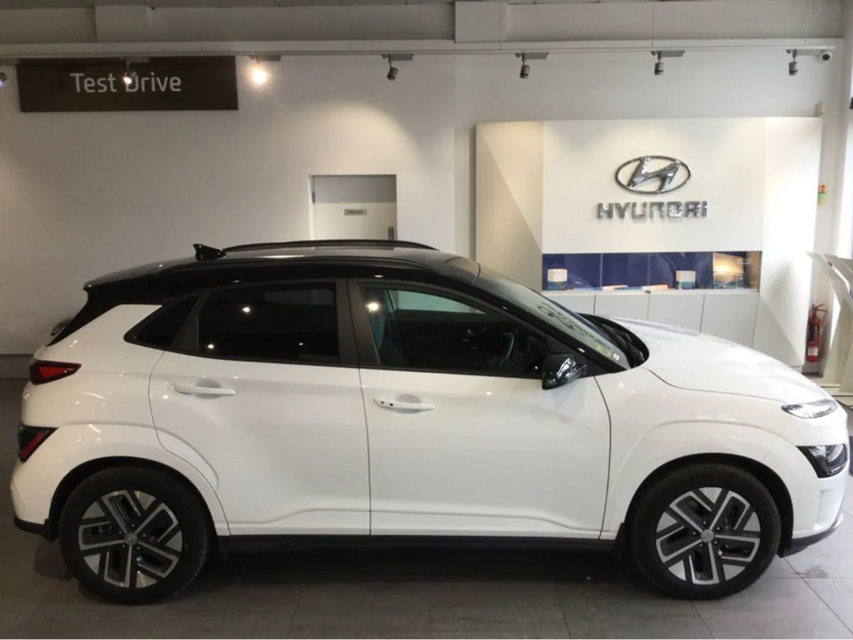 Hyundai Kona EV 39 kW - Very Low kms - White With - Image 2