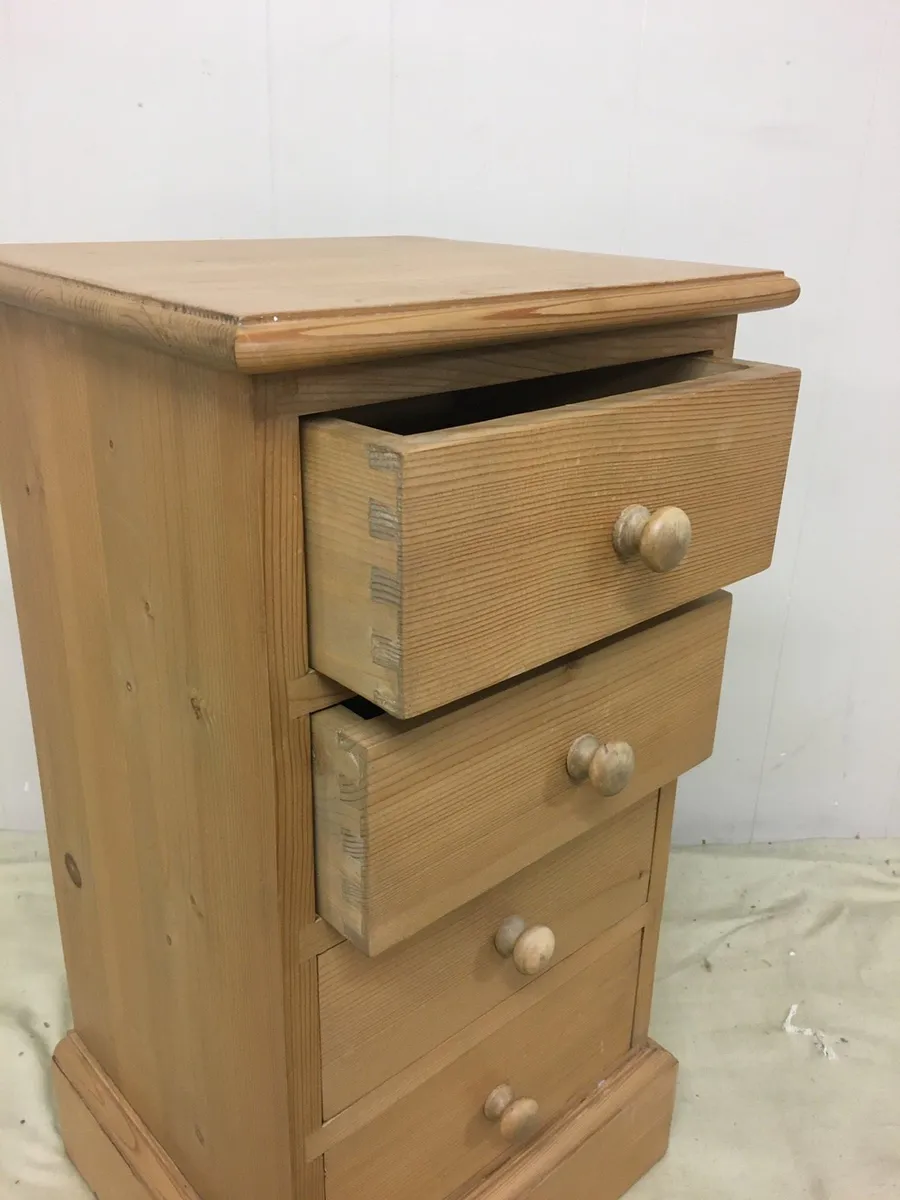 Pair Bedside Cabinets - Image 3