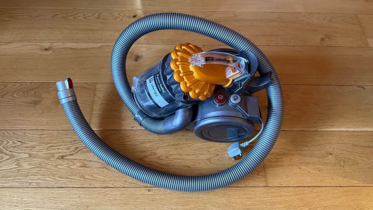 Dyson DC22 Allergy (baby) - Image 1