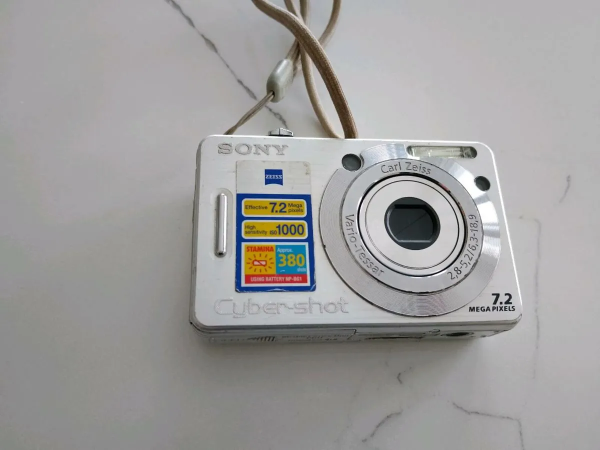 Sony Cybershot DSC-W55 - Image 1